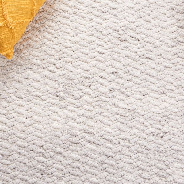 Safavieh Natura 715 Hand Loomed Modern Rug IIX Silver NAT715G-5