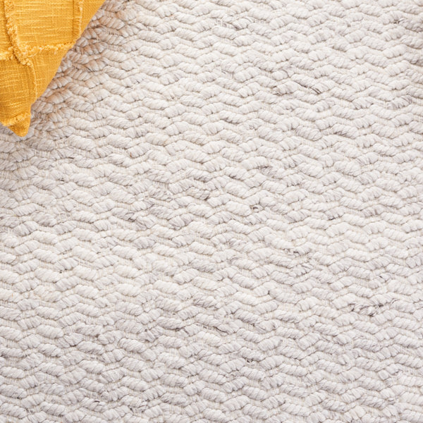 Safavieh Natura 715 Hand Loomed Modern Rug X23 Silver NAT715G-8