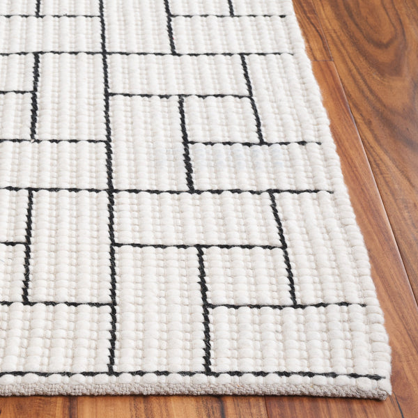 Safavieh Natura Hand-loomed Wool Area Rug With Bold Geometric Pattern For Modern Elegance In Home Décor Ivory ,Black Wool Pile Nat719a-5