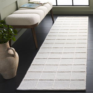 Safavieh Natura Hand Woven Runner Rug - Elegant Wool & Cotton Blend With Minimalist Design For Modern Spaces Ivory 85% Wool,15% Cotton Nat785a-28