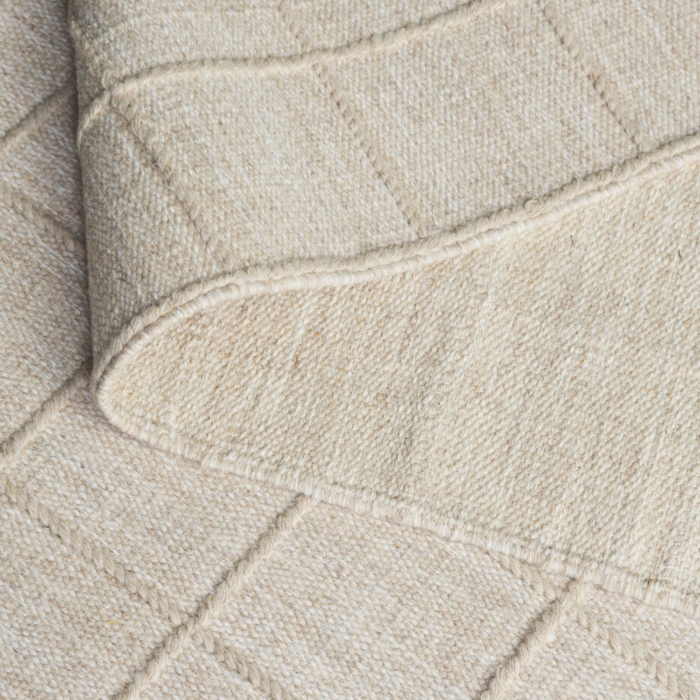 Safavieh Natura Handwoven Beige Area Rug — Low-Profile Wool-Cotton Blend With Subtle Grid Texture For Calm Spaces 4'-0" x 6'-0" NAT785B-4