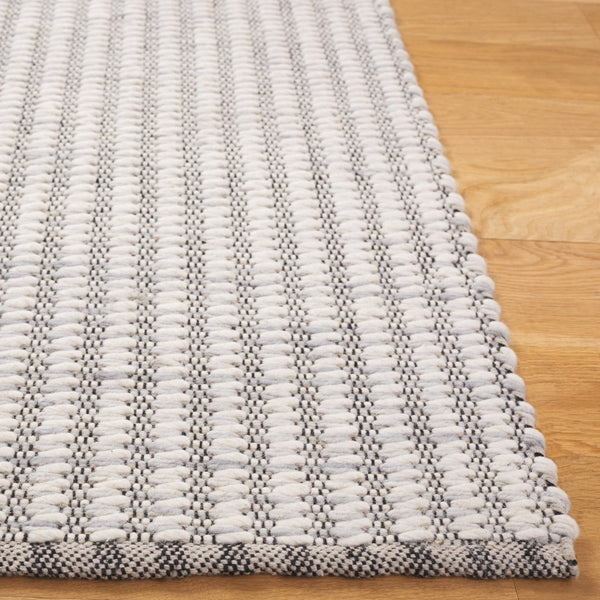 Safavieh Natura Handwoven Wool Area Rug - Timeless Elegance And Comfort For Luxurious Home Décor And Style Ivory ,Grey Wool Nat840f-6