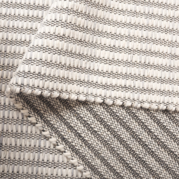 Safavieh Natura Handwoven Wool Area Rug - Timeless Elegance And Comfort For Luxurious Home Décor And Style Ivory ,Grey Wool Nat840f-6