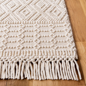 Safavieh Natura Hand-loomed Wool Runner Rug - Exquisite Bohemian Design With Luxurious Comfort And Style Ivory Wool Nat852b-4r