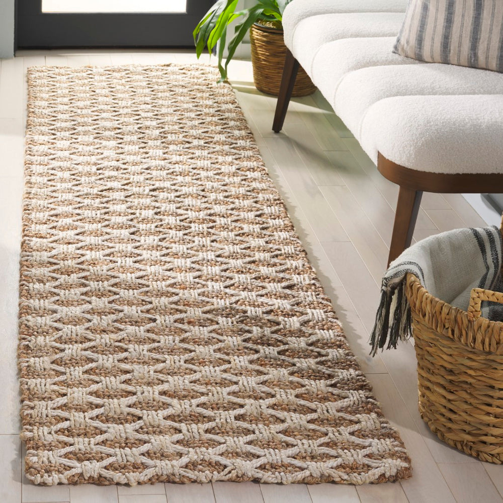 Safavieh Natural Fiber Area Rug - Handwoven Jute Luxury For Cozy Elegance In Any Home Décor Style Natural ,Bleach Jute Nf269a-4