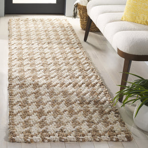 Safavieh Natural Handwoven Jute Runner Rug - Luxurious Minimalist Design For Stylish Home Decor Elegance Natural ,Bleach Jute Nf272a-28