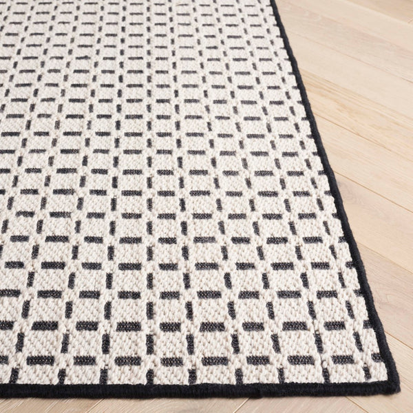 Safavieh Natural Fiber Area Rug - Elegant Geometric Design In Luxurious Wool Blend, Perfect For Any Room Ivory ,Black 71% Wool,17% Jute & 12% Polyester Nf489z-6