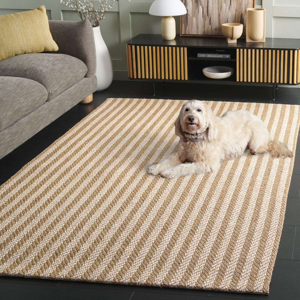 Safavieh Natural Fiber Runner Rug - Elegant Sisal Design For Corridors, Durable, Minimalist, Handcrafted Charm Natural ,Ivory Sisal Nf528b-5