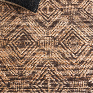 Safavieh Natural Fiber Runner Rug - Handwoven Elegant Design With Geometric Motifs For Timeless Home Décor Natural ,Black 80% Hemp,15% Cotton,5% Polyester Nf564a-5