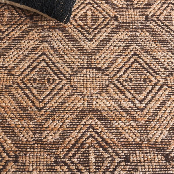 Safavieh Natural Fiber Area Rug - Elegant Geometric Design In Black & Natural Hues For Timeless Style Natural ,Black 80% Hemp,15% Cotton,5% Polyester Nf564a-4