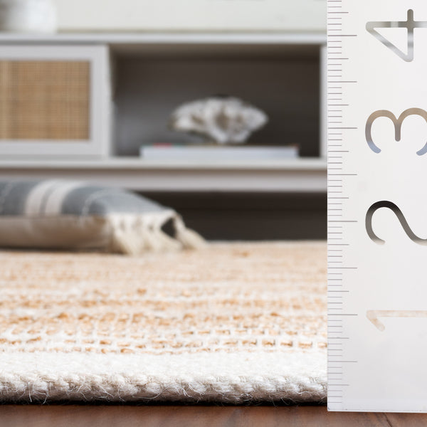 Safavieh Natural Hand-woven Runner Rug - Elegant Eco-friendly Design For Stylish Home Decor & Comfort Natural ,Ivory 70% Jute,20% Wool,10% Cotton Nf608a-5