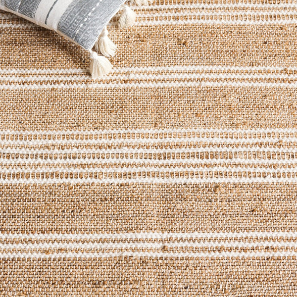 Safavieh Natural Hand-woven Runner Rug - Elegant Eco-friendly Design For Stylish Home Decor & Comfort Natural ,Ivory 70% Jute,20% Wool,10% Cotton Nf608a-5