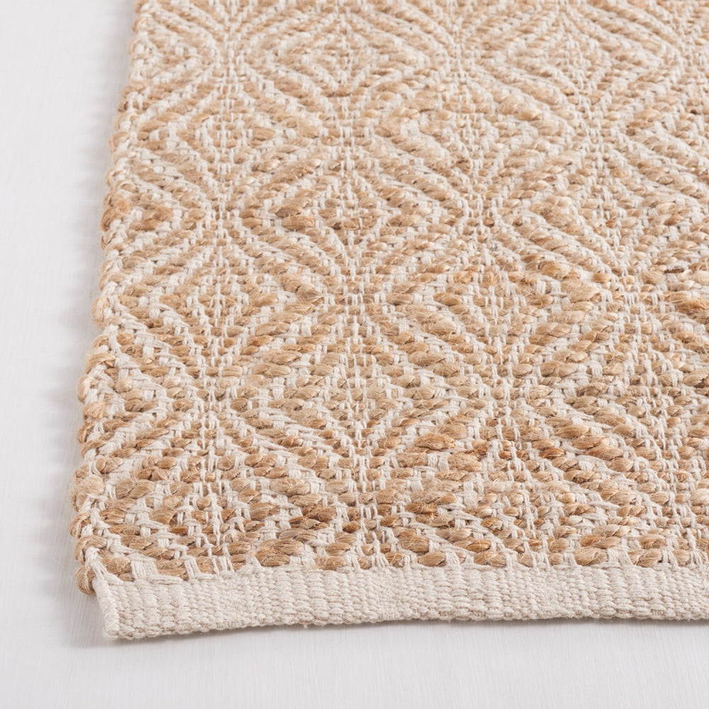 Safavieh Natural Fiber 833 Hand Woven Natural Fiber Rug Natural / Beige NF833A-9