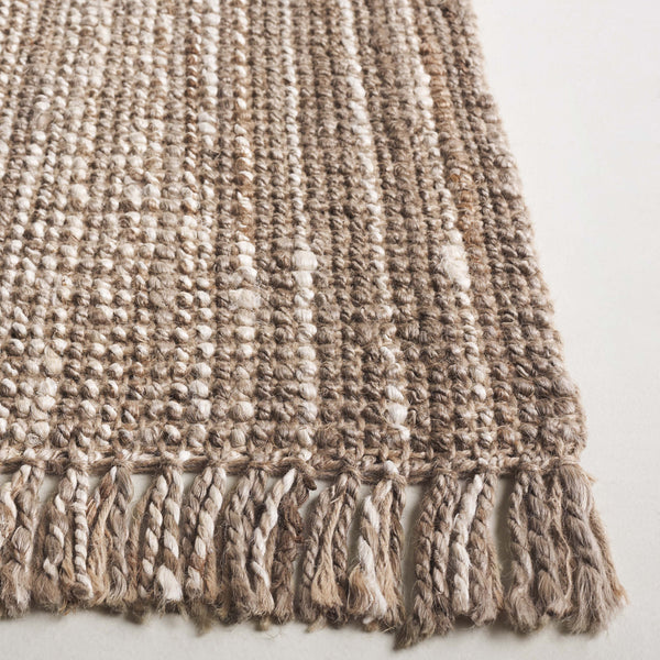 Safavieh Natural Fiber Area Rug - Elegant Jute Craftsmanship For Timeless Style And Comfort In Any Room Ivory ,Grey Jute Nf843f-28