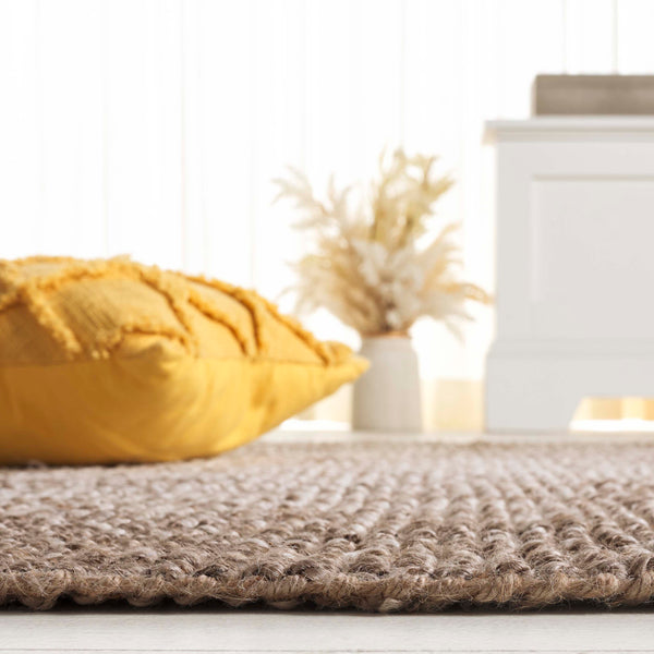 Safavieh Natural Fiber Area Rug - Elegant Jute Craftsmanship For Timeless Style And Comfort In Any Room Ivory ,Grey Jute Nf843f-28