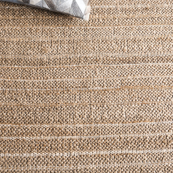 Safavieh Natural Fiber Handcrafted Area Rug In Earthy Hues - Durable Jute & Cotton For Timeless Elegance Light Brown ,Beige 80% Jute,20% Cotton Nf863c-5