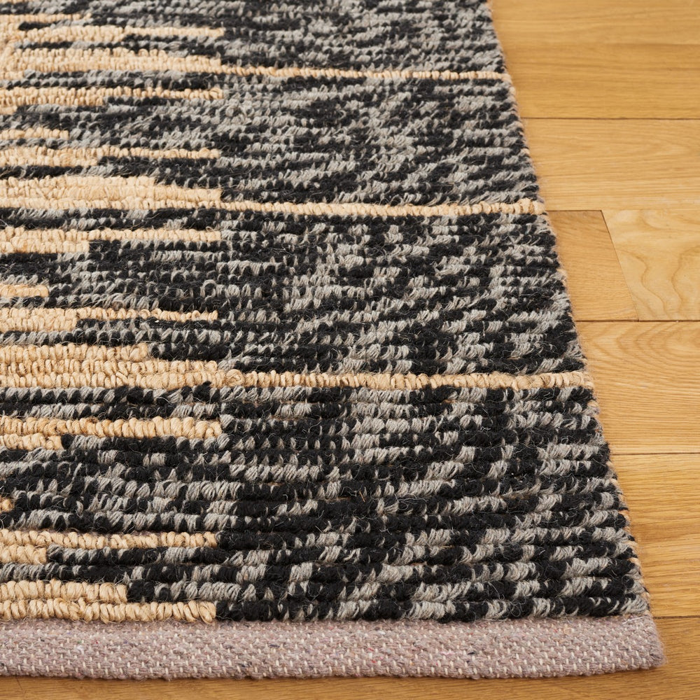 Safavieh Natural Fiber 953 NF953 Hand Woven Natural Fiber Rug Natural / Black NF953A-5