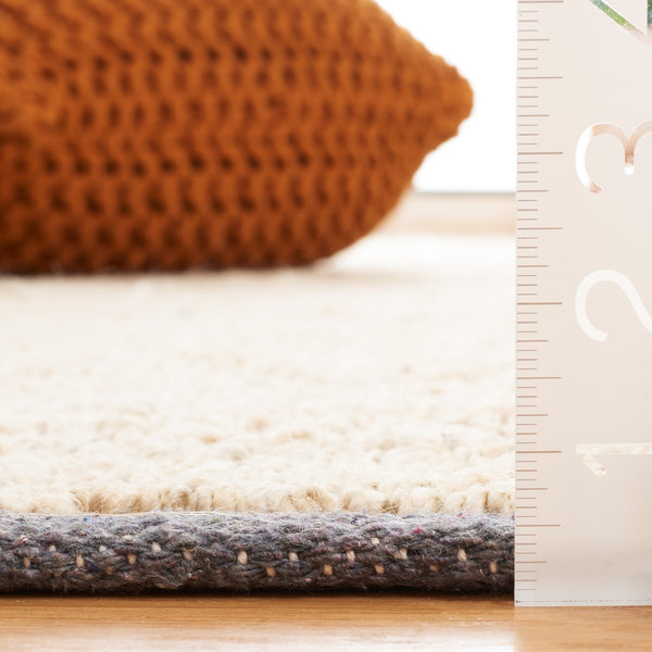 Safavieh Natural Fiber 953 Hand Woven Natural Fiber Rug NF953B-6