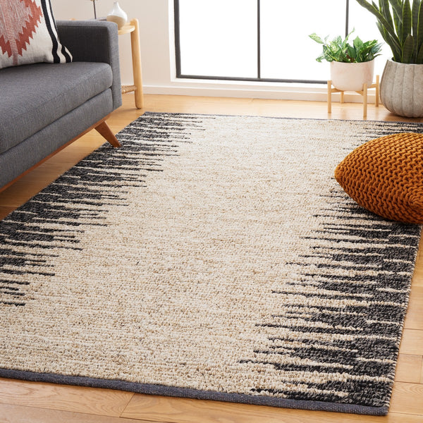 Safavieh Natural Fiber 953 NF953 Hand Woven Natural Fiber Rug Bleach / Black NF953B-5