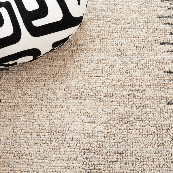 Safavieh Natural Fiber 953 NF953 Hand Woven Natural Fiber Rug Light Grey / Black NF953G-5