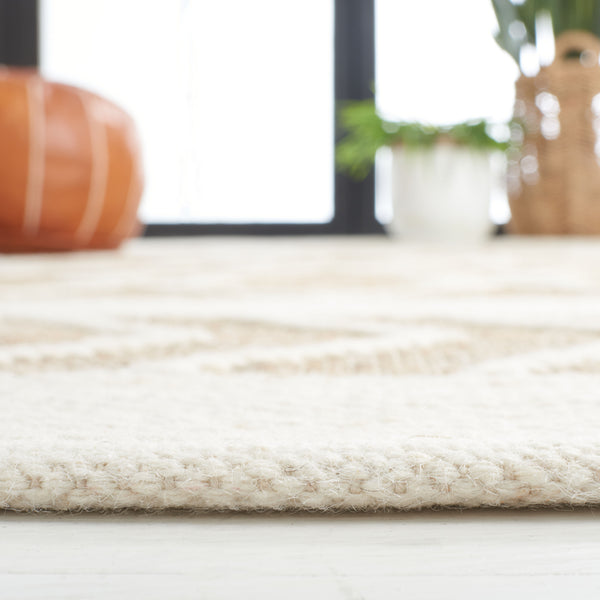 Safavieh Natural Fiber 277 Hand Woven 60% Jute, 20% Wool, 20% Cotton Natural Fiber Rug Natural / Ivory NFB277A-8