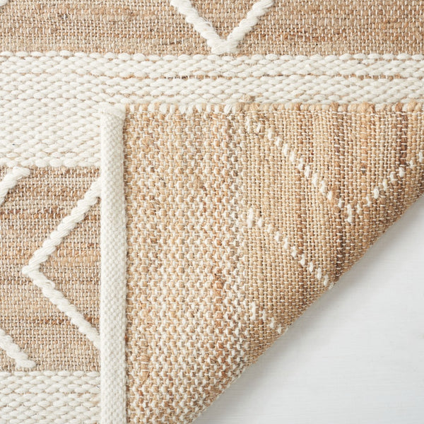 Safavieh Natural Fiber 277 Hand Woven 60% Jute, 20% Wool, 20% Cotton Natural Fiber Rug Natural / Ivory NFB277A-8