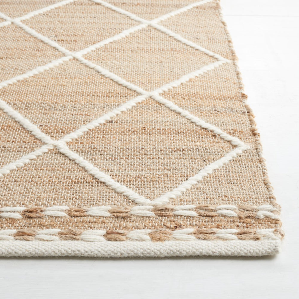 Safavieh Natural Fiber 278 Hand Woven 60% Jute, 20% Wool, 20% Cotton Natural Fiber Rug Natural / Ivory NFB278A-8