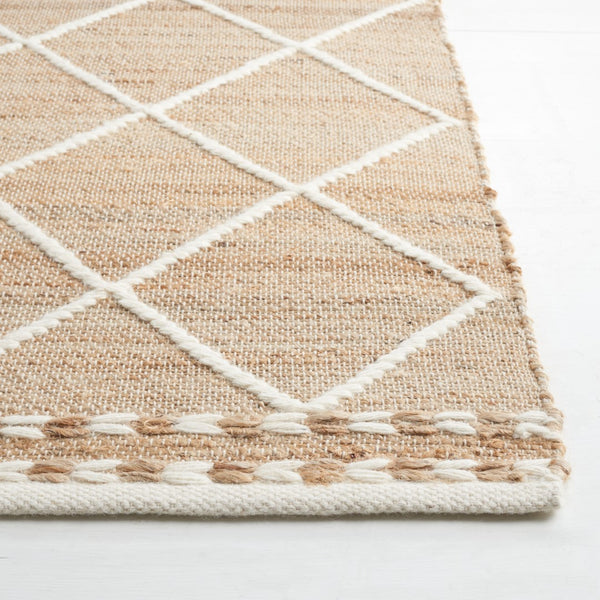 Safavieh Natural Fiber 278 Hand Woven 60% Jute, 20% Wool, 20% Cotton Natural Fiber Rug Natural / Ivory NFB278A-8