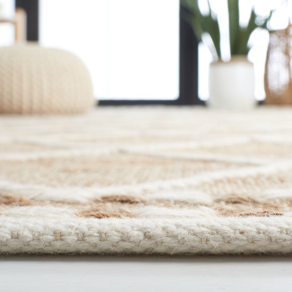 Safavieh Natural Fiber 278 Hand Woven 60% Jute, 20% Wool, 20% Cotton Natural Fiber Rug Natural / Ivory NFB278A-8