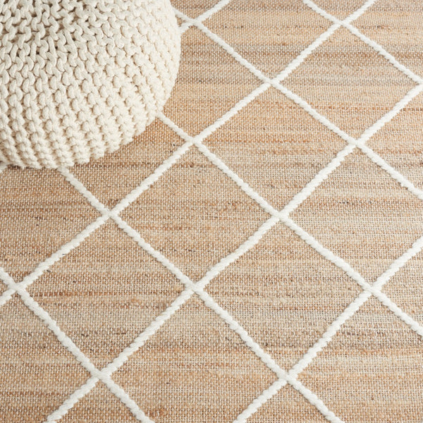 Safavieh Natural Fiber 278 Hand Woven 60% Jute, 20% Wool, 20% Cotton Natural Fiber Rug Natural / Ivory NFB278A-8
