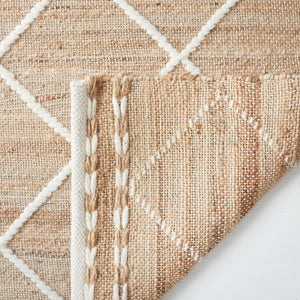Safavieh Natural Fiber 278 Hand Woven 60% Jute, 20% Wool, 20% Cotton Natural Fiber Rug Natural / Ivory NFB278A-8