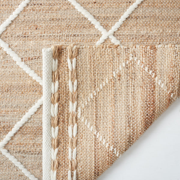 Safavieh Natural Fiber 278 Hand Woven 60% Jute, 20% Wool, 20% Cotton Natural Fiber Rug Natural / Ivory NFB278A-8