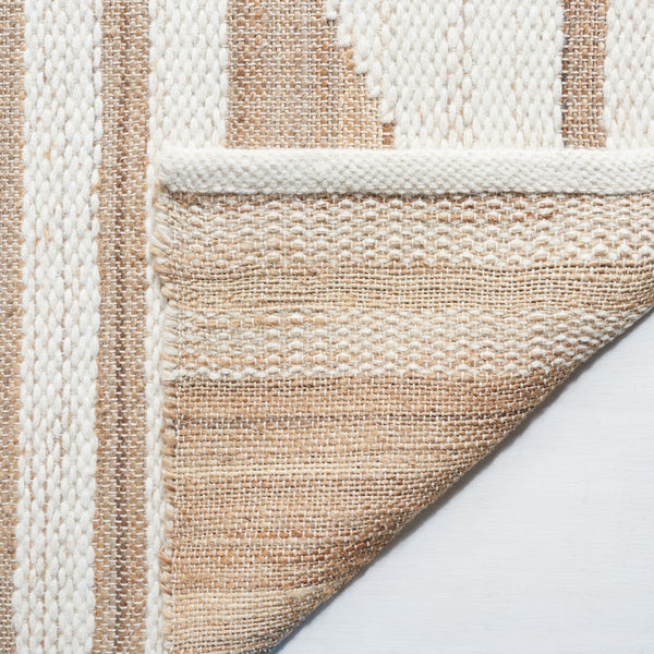 Safavieh Natural Fiber 280 Hand Woven 60% Jute, 20% Wool, 20% Cotton Natural Fiber Rug Natural / Ivory NFB280A-8