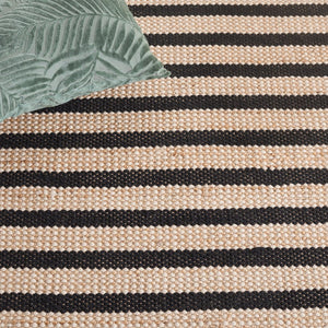 Safavieh Natural Handwoven Area Rug With Striped Design – Elegant Jute And Cotton Blend For Stylish Spaces Natural ,Black 70% Jute 30% Cotton Nfb325z-5