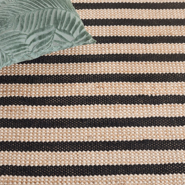 Safavieh Natural Handwoven Area Rug With Striped Design – Elegant Jute And Cotton Blend For Stylish Spaces Natural ,Black 70% Jute 30% Cotton Nfb325z-5
