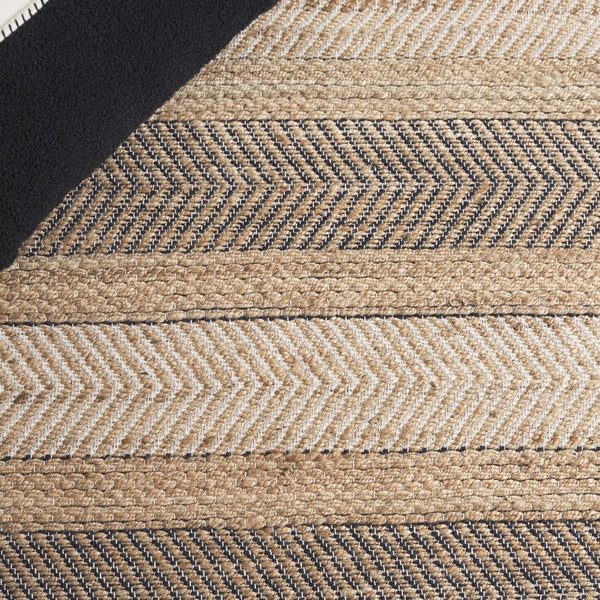 Safavieh Natural Fiber Handwoven Area Rug - Luxurious Jute & Cotton Blend For Elegant Home Décor Style Natural ,Black 60% Jute & 40% Cotton Nfb329z-5