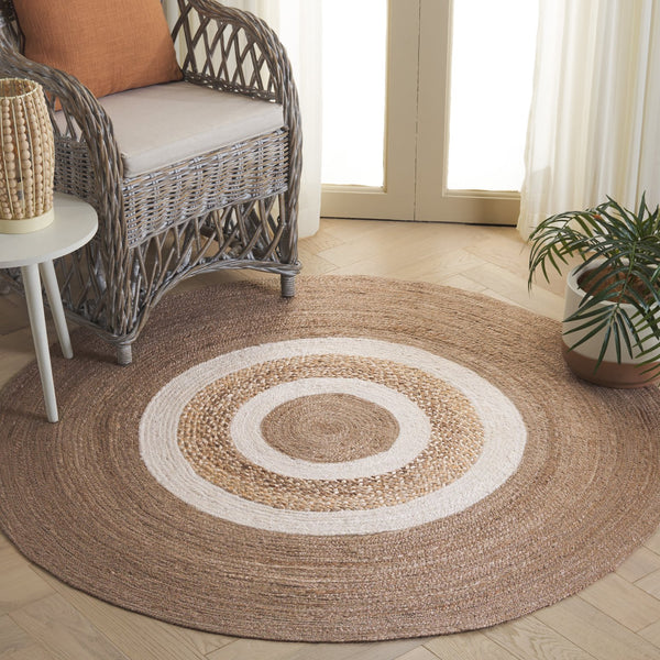 Safavieh Natural Handwoven Jute Round Area Rug - Elegant 3' Diameter Design For Stylish Home Décor Upgrade Natural ,Grey Jute Nfb536f-5r