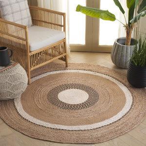 Safavieh Natural Handwoven Jute Area Rug - Elegant Round Design For Earthy Sophistication In Any Space Natural ,Grey 95% Jute & 5% Cotton Nfb537f-5r