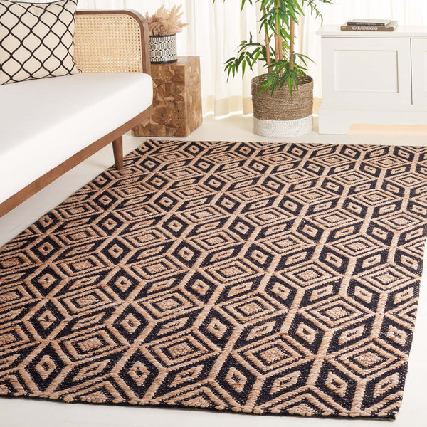 Safavieh Natural Fiber Rug - Luxurious Jute And Cotton Blend For Elegant Home Décor And Versatile Style Natural ,Black 80% Jute 20% Cotton Nfb660z-28