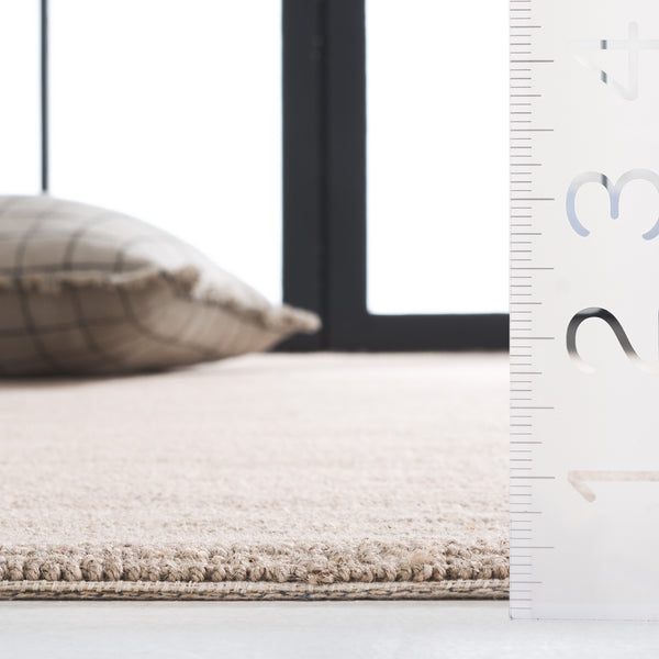 Safavieh Natural Runner Rug - Elegant Hand-tufted Jute And Cotton Design For Sophisticated Home Decor Beige 80% Jute 20% Cotton Nfb725b-5