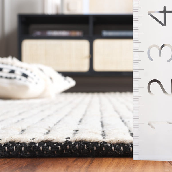 Safavieh Natural Fiber Area Rug - Handcrafted Jute Beauty From India For Timeless Style And Luxury Comfort Ivory Jute Nfb778a-28