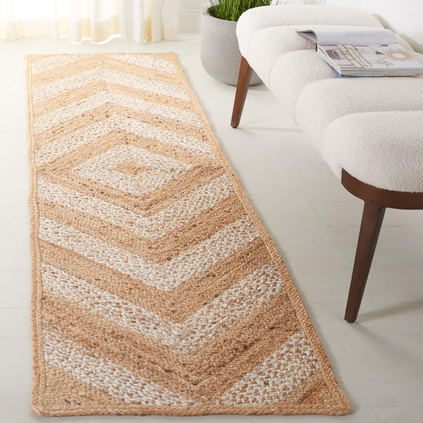 Safavieh Natural Jute Area Rug - Bohemian Elegance With Handcrafted Geometric Design For Cozy Spaces Natural ,Ivory Jute Nfb926a-8