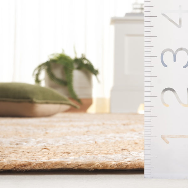 Safavieh Natural Jute Area Rug - Bohemian Elegance With Handcrafted Geometric Design For Cozy Spaces Natural ,Ivory Jute Nfb926a-8