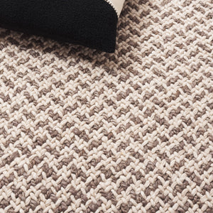 Safavieh Natural Fiber Couture 104f Modern Geometric Runner Rug - Elegant Hand Loomed Design For Your Home Beige ,Grey 45% Wool 30% Jute 20% Cotton 5% Polyster Nfc104f-5