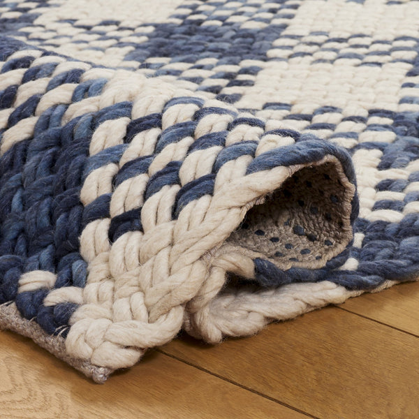 Safavieh Natural Handwoven Wool-Cotton Blend Area Rug In Navy And Ivory — Elegant, Durable, Soft Underfoot Texture 4'-0" x 6'-0" NFC105N-4