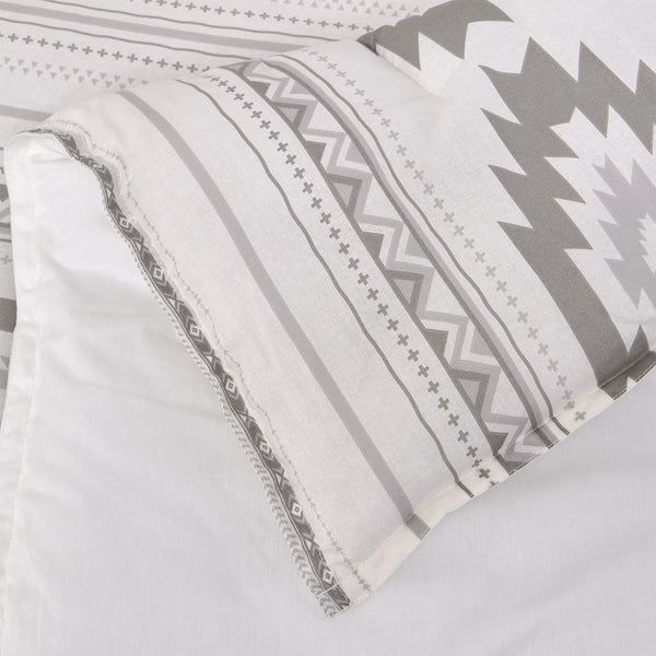 Hiend Accents Free Spirit Comforter Set - Transform Your Bedroom With Bohemian Charm And Southwestern Flair Gray,White Comforter Face, 100% Cotton,Back, 100% Cotton,Filling, 100% Polyester,Bedskirt, Skirt, 100% Polyester,Decking, 100% Polyester,Standard Sham, 100% Polyester(1pc) Nl1836-tw-oc
