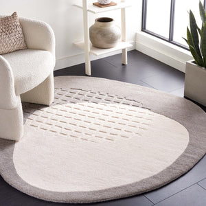 Safavieh Novelty 152 Hand Tufted Geometric Rug Grey / Ivory NOV152F-66S