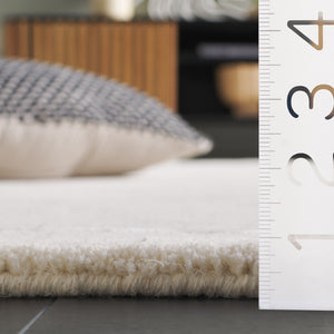 Safavieh Novelty Hand-tufted Luxury Area Rug From India - Elevate Your Home With Modern Elegance And Comfort Ivory 95% Wool 5% Viscose Nov157a-69s