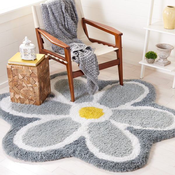 Safavieh Novelty Elegant Floral Area Rug - Hand-tufted Artisan Craftsmanship In Luxurious Polyester Blend Ivory ,Grey 80% Polyester And 20% Cotton Nov902f-5r