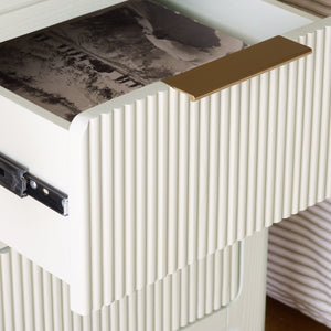 Safavieh Misha Nightstand - Sleek White Acacia Wood Furniture For Modern Bedrooms With Ample Storage Solutions White Acacia,Mdf,Veneer,Plywood Nst2400a